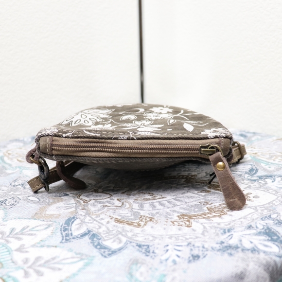 🆕Myra Bag Brown Floral Crossbody Bag Small Purse - Picture 5 of 8